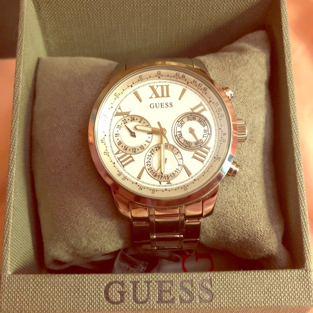 GUESS Women’s watch